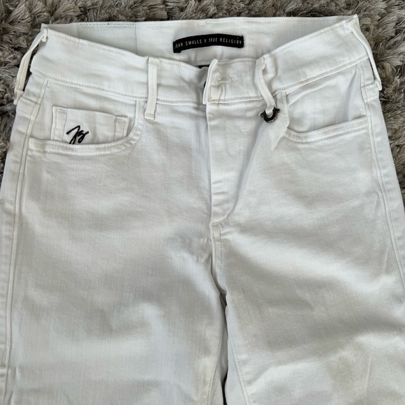True Religion Mid-Rise White Skinny Jeans. - Picture 3 of 13